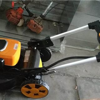 82V5AH鋰電池草坪機，20寸加厚鋼底盤，帶自走功能，靜音環(huán)保高效